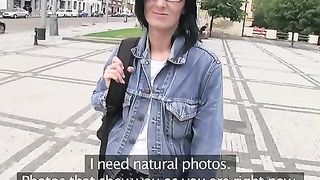 Laura fa sesso in pubblico