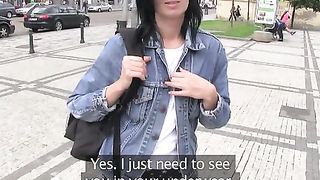 Laura fa sesso in pubblico