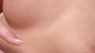 Ragazza italiana della porta accanto si masturba