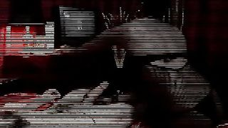 Prostituta nera succhia cazzo italiano