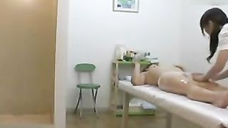 Video spycam in un centro massaggi