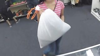 Teen latina amatoriale cerca occasioni per scopare