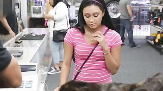 Teen latina amatoriale cerca occasioni per scopare