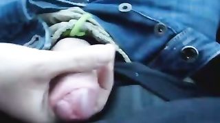 Hot girl  fa una sega mentre guida