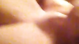 Teen splendida gioca con la sua fica in webcam