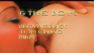 Anteprima del video: Matura italiana scopata a tre in ufficio