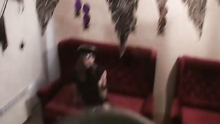 Anteprima del video: Brunetta mascherata fa pompino in POV