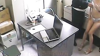 Girl giapponese scopata in questura