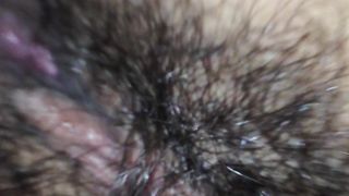 Ragazzo soddisfa due troie