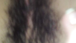 Ragazzo soddisfa due troie