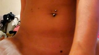 Nuovissima troia MILF gira porno