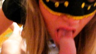 Nuovissima troia MILF gira porno