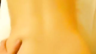 Bionda ragazza amatoriale cicciottella