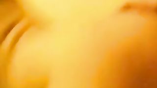 Bionda ragazza amatoriale cicciottella