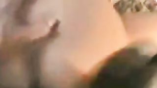 Giovane coppia amatoriale eccitata