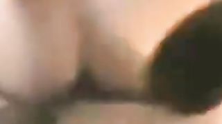 Giovane coppia amatoriale eccitata