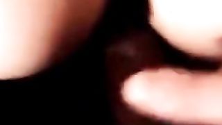 Anteprima del video: Grosso pisello duro penetra la sua fica