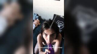 HOT TEEN latina sbattuta sul divano