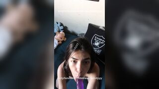 HOT TEEN latina sbattuta sul divano