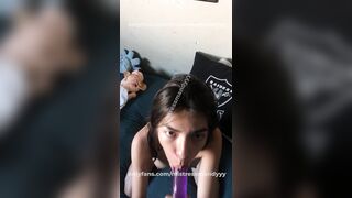 HOT TEEN latina sbattuta sul divano