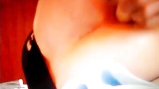 Alla signora piacciono i giochini anali...