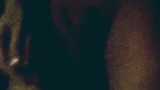 Un cazzo peloso per una sordida troia