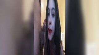 Me lo succhia in diretta per fare grana