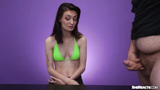 Guardami mentre mi sego davanti ad una porno girl