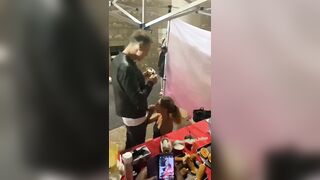 Pornostar in erba succhia il cazzo di Rocco