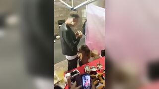 Pornostar in erba succhia il cazzo di Rocco