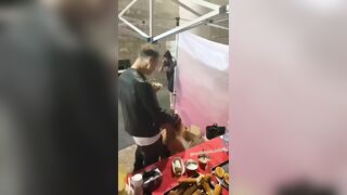 Pornostar in erba succhia il cazzo di Rocco