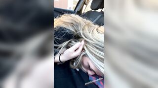 Biondina Italianissima fa un pompino in diretta