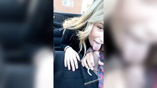 Biondina Italianissima fa un pompino in diretta