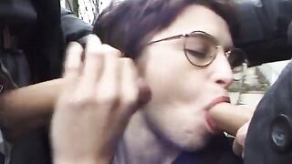 Giovane puttana inculata outdoor