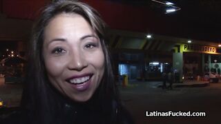 Latina amatoriale vuole un cazzo da succhiare