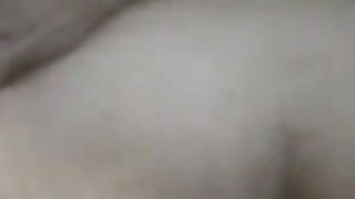 Non le basta mai il cazzo