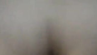 Non le basta mai il cazzo