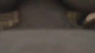 Non le basta mai il cazzo