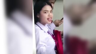 Ragazza zoccola mima pompino