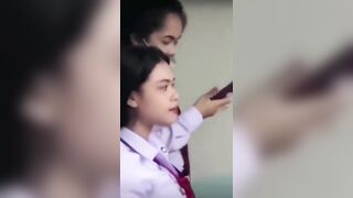 Ragazza zoccola mima pompino