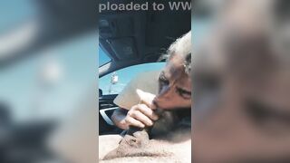 Vecchia puttana beve buon brodo