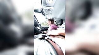 Puttanella lo succhia al suo cliente