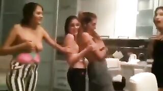 RAGAZZE SEMBRATE delle TROIE allucinanti !