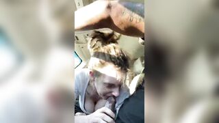 Troietta bionda succhia cazzone nero