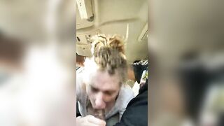 Troietta bionda succhia cazzone nero