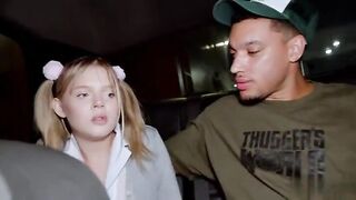 Giovane puttanella rimorchiata solo per succhiarlo