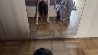 Scopo una escort che sta a testa in giù come