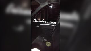 Sega e succhia mentre lui guida