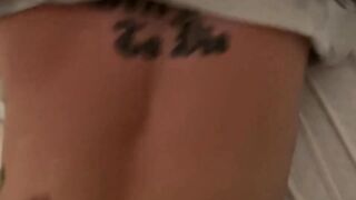 Italiana scopata e sborrata sul culo