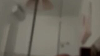 Italiana scopata e sborrata sul culo